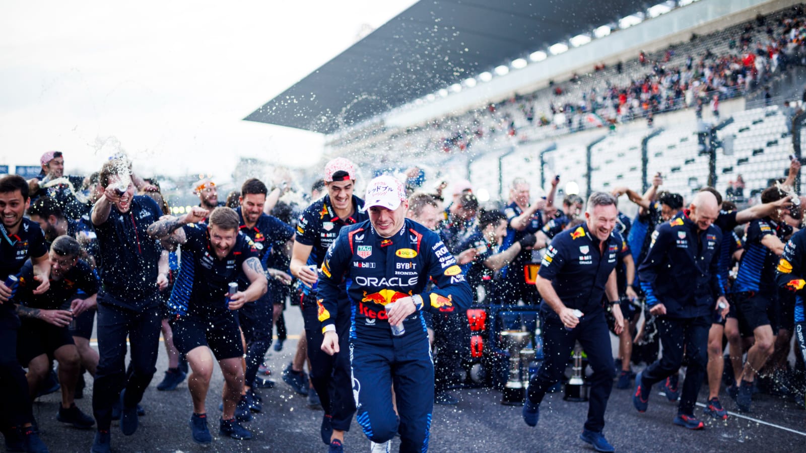 photo: red bull team at Japanese GP 